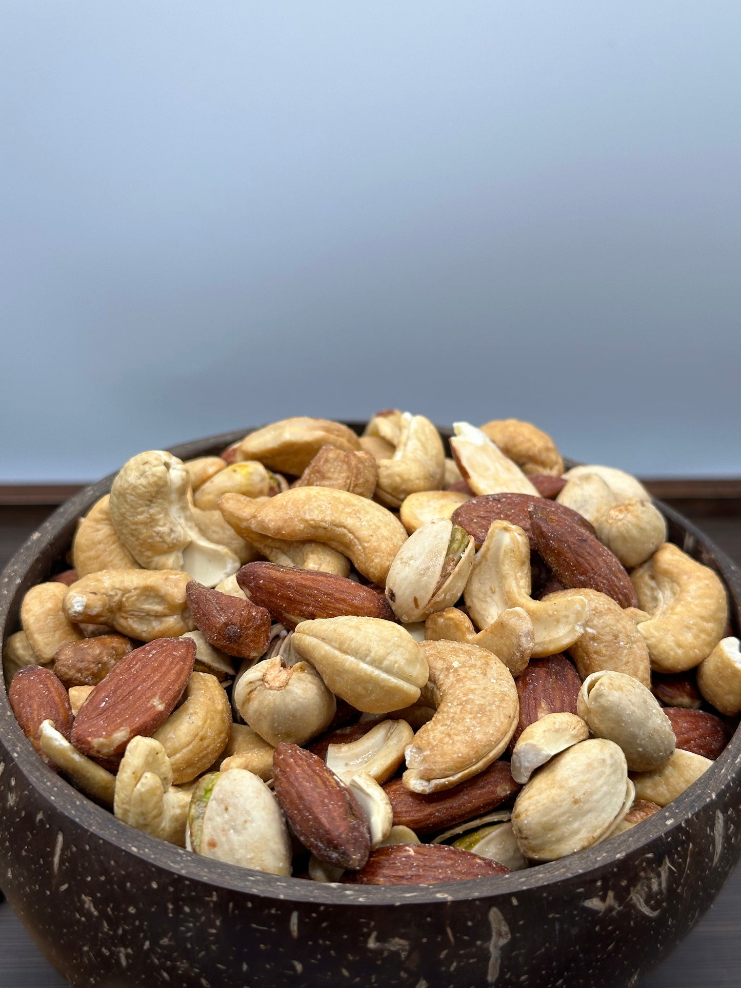 Premium Snackmischung - Cashewkerne, Mandeln, Pistazien (sauer)